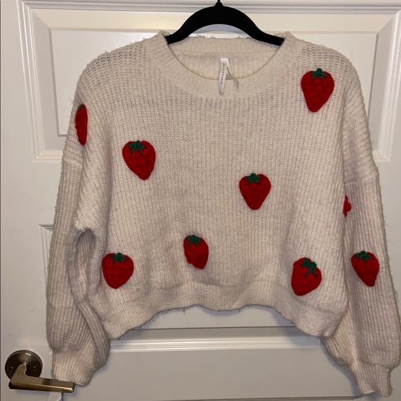 Dreamers by Debut Strawberry Crochet Sweater - Picture 6 of 7